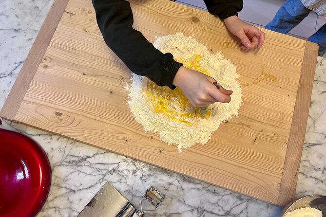 Bolognese Cooking Class with Margherita in the Historic Center - Margherita’s teaching style and the home setting