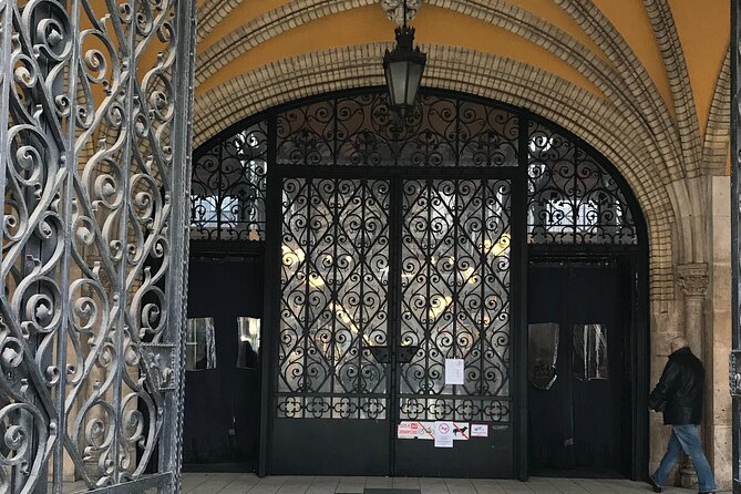Budapest Market Tour & Home Cooking Class with local Chef & Guide - Timing, meeting point, and cancellation details