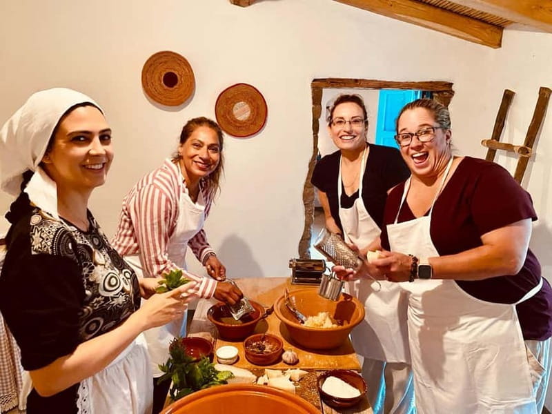 Cagliari: Cooking Class - A three-hour morning with lunch at 1 pm