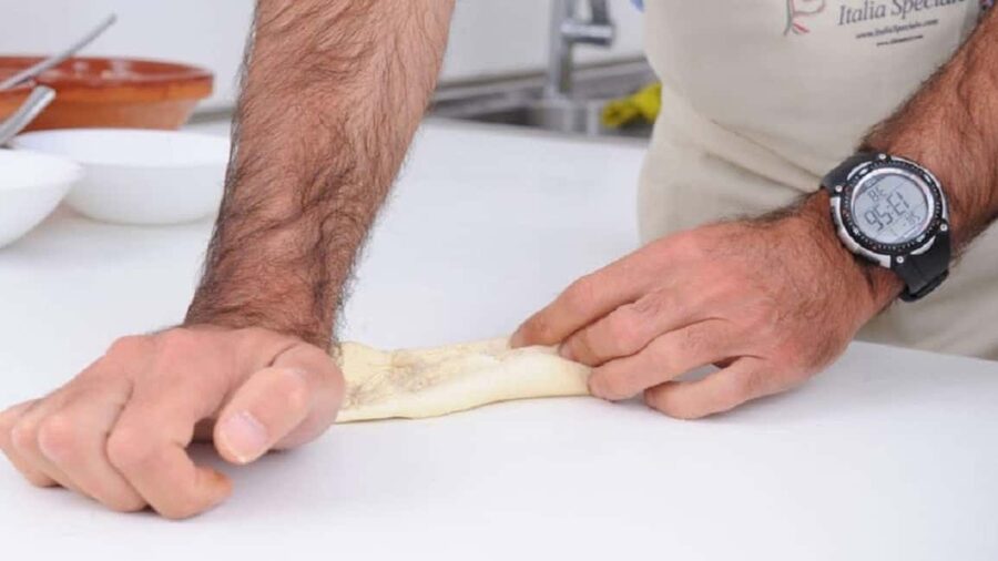Cagliari: Sardinian Cooking Class with Meal and Drinks - Language, booking, and practical details