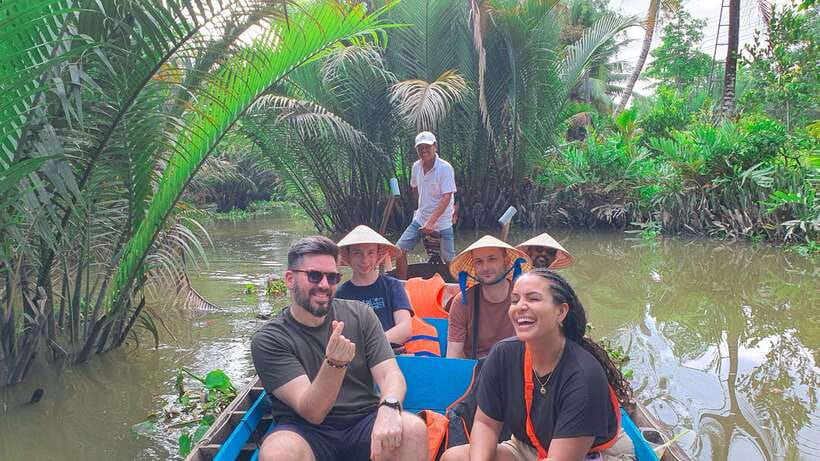 Can Tho: Authentic Mekong Delta – Real Local Life Tour. - Visiting a working floating house