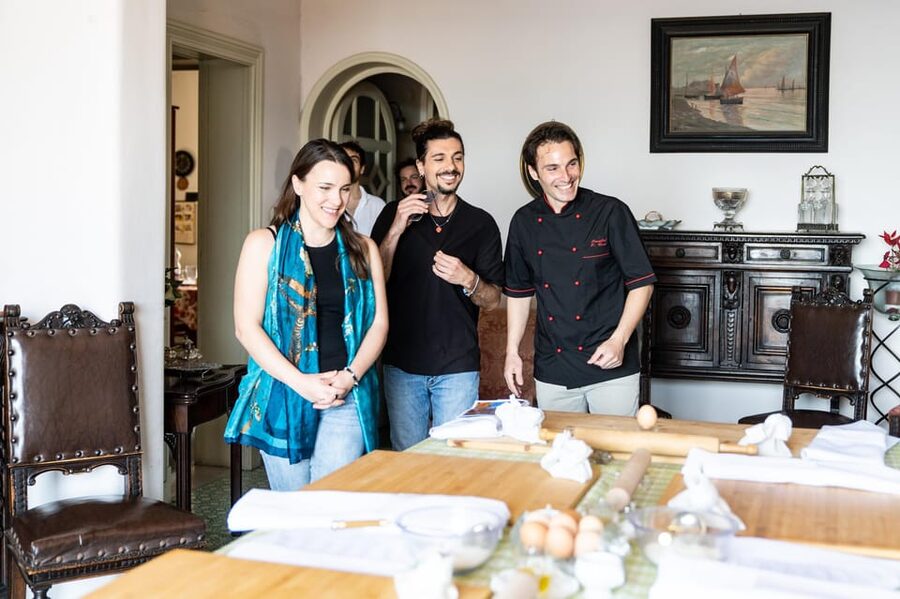 Catania: Cooking class set in a sea front historic villa - The cannolo finish and the recipe booklet