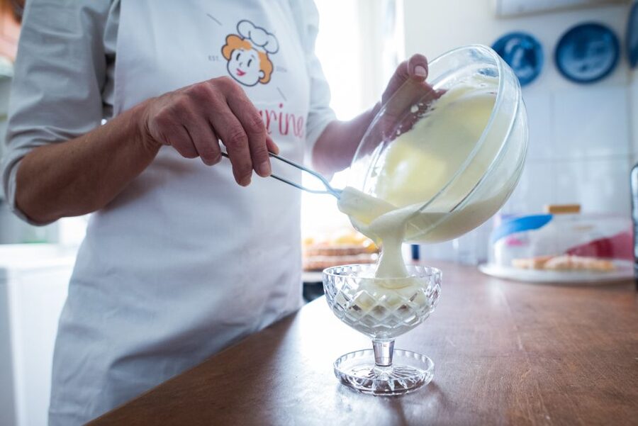 Catania: Pasta & Tiramisu Cooking Class at a Local's Home - Starting with prosecco in a Catania home
