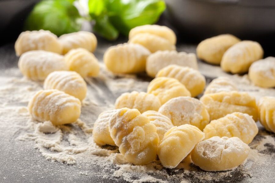 Catania: Pasta & Tiramisu Cooking Class at a Local's Home - Should you book the Catania pasta class?