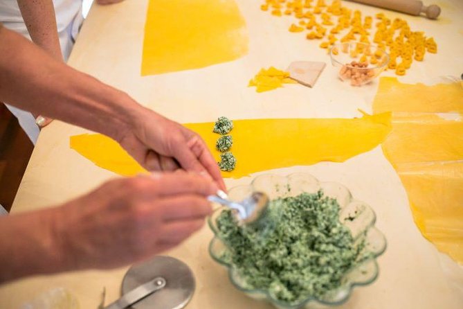 Cesarine: Home Cooking Class & Meal with a Local in Bologna - Entering a private Bolognese home