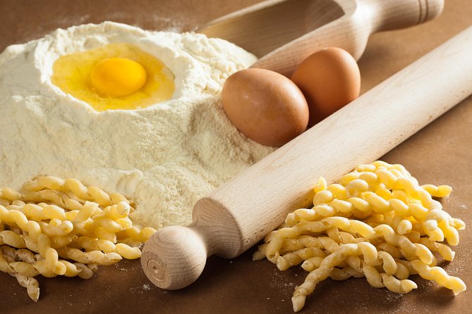 Cesarine: Home Cooking Class & Meal with a Local in Palermo - Three dishes, from starter to dessert