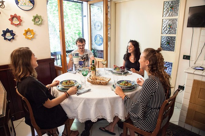 Cesarine: Market Tour & Home Cooking Class in Bari - Who will get the most from this Bari class