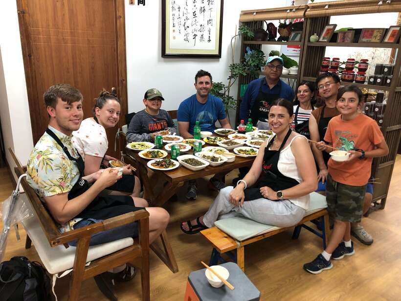 Chengdu: Cooking Class with Fresh Market Half Day Experience - Should you book it?