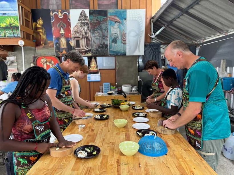Chiang Mai: Cooking Class with Market and Pickup - The food: plenty to eat, with one sweet finish