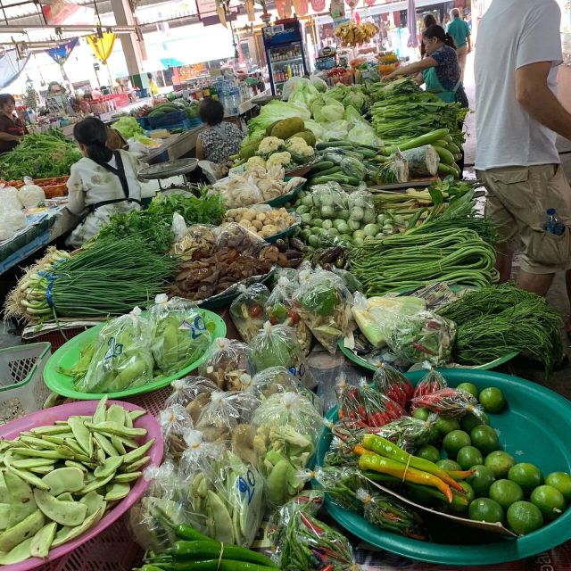 Chiang Mai: Evening Cooking Class and Local Market Visit - A local market before the cooking begins