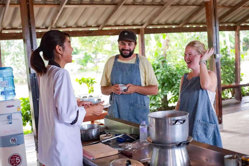 Chiang Mai: HALF-DAY COOKING COURSE at a Thai Cooking Farm - Four or five dishes, prepared by you