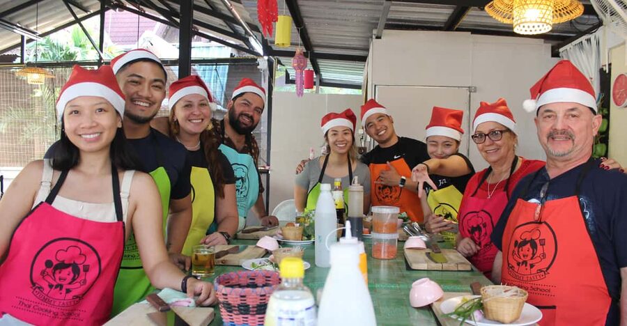 Chiang Mai: Half Day Morning Cooking Class with Market Tour - Kad Kom Market Gives the Food Some Context