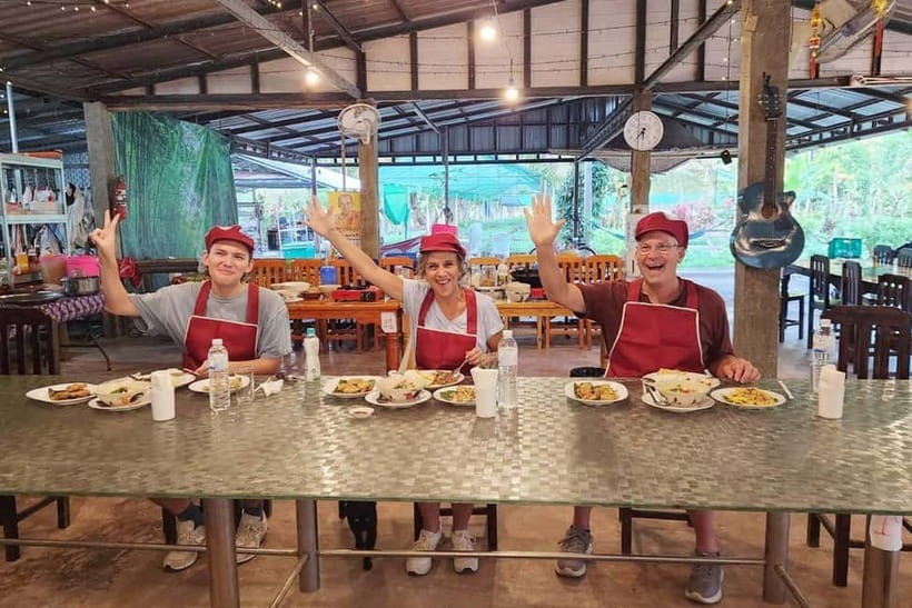 Chiang Rai:Lanna Home Cooking Class at Give Green Farm House - A local market lesson before the cooking begins