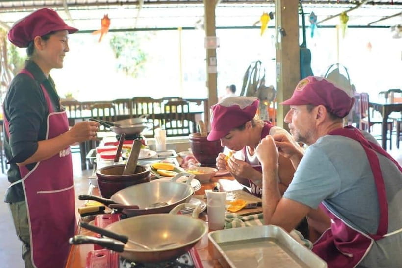 Chiang Rai:Lanna Home Cooking Class at Give Green Farm House - Morning or afternoon class?