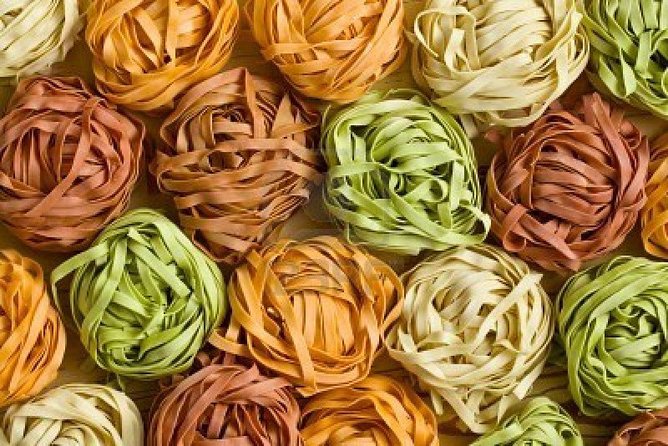 Colorful Pasta Tagliatelle and Ravioli Cooking Class near Arezzo - Why the small group size matters