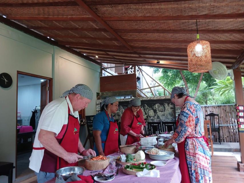 Cooking Class 3 Courses Balinese Dishes - Finishing with Dadar Bali