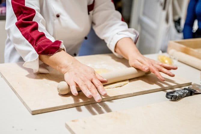 Cooking class and home made pasta in Florence with LA VIVANDIERA! - Who will enjoy this evening most