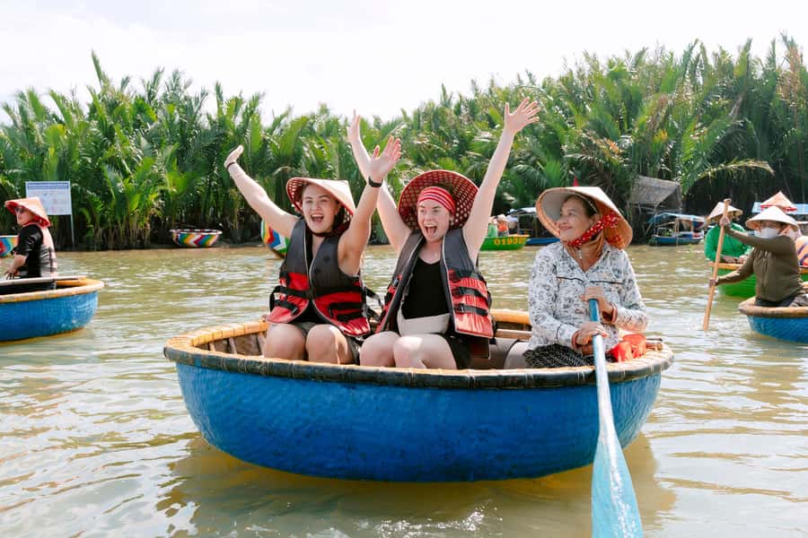 COOKING CLASS & BASKET BOAT - What the 40-Minute Boat Ride Really Offers
