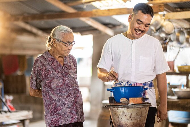 Cooking Class by Samui Native Instructor Geng and O Family - Four dishes, one local menu, and dessert
