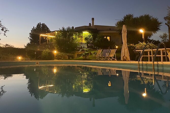 Cooking class, dinner and wine tasting near Lecce - The opening aperitif by the pool or fire