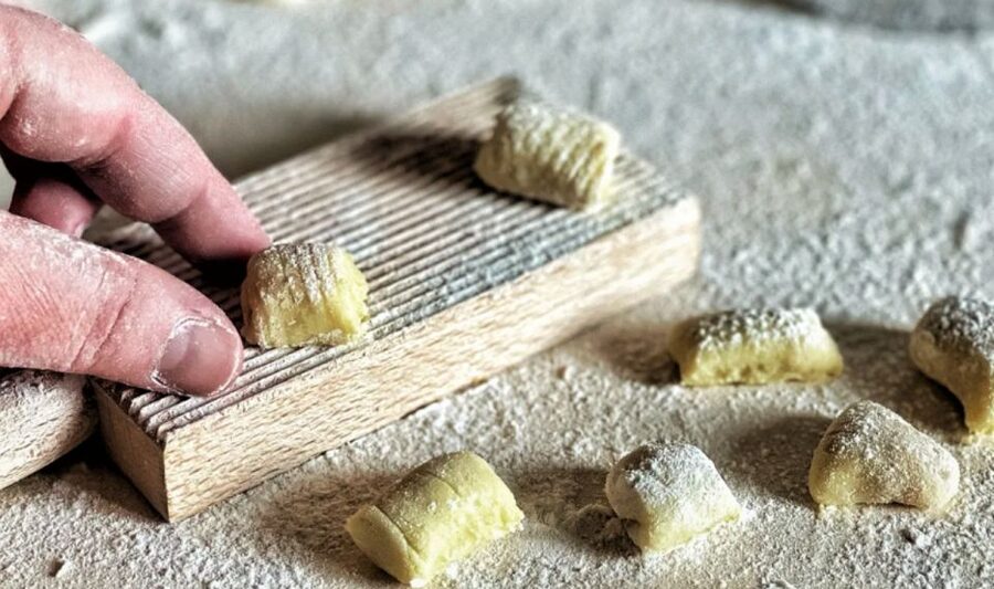 Cooking Class - Gnocchi like an Italian Grandma - Meeting the chef in a Naples home