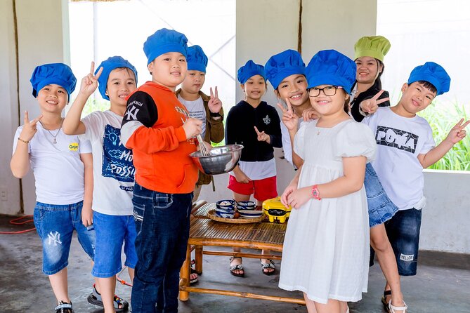 Cooking Class Hoi An - Organic Garden - Farming Tour-Handicrafts - Learning with local cooks, not watching a food show