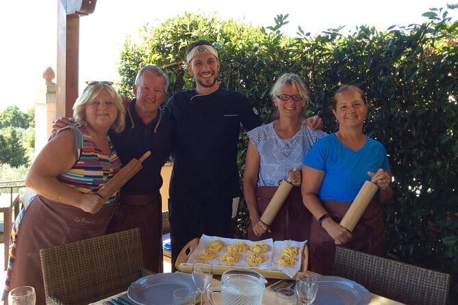 Cooking Class in a Florentine Villa with Transfer for small group - How group size affects the experience