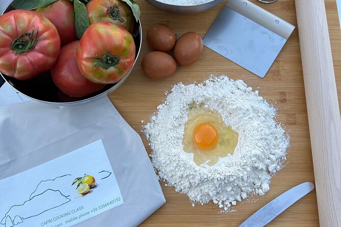 Cooking class in Capri for small groups - A Capri cooking class that starts in the lemon garden