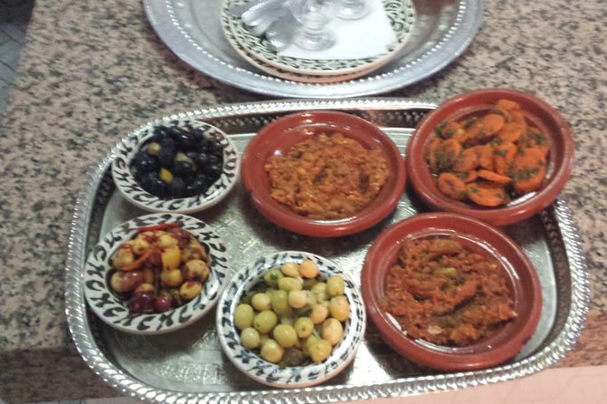 Cooking Class in Fez with familly - Chopping, roasting, and building a tagine