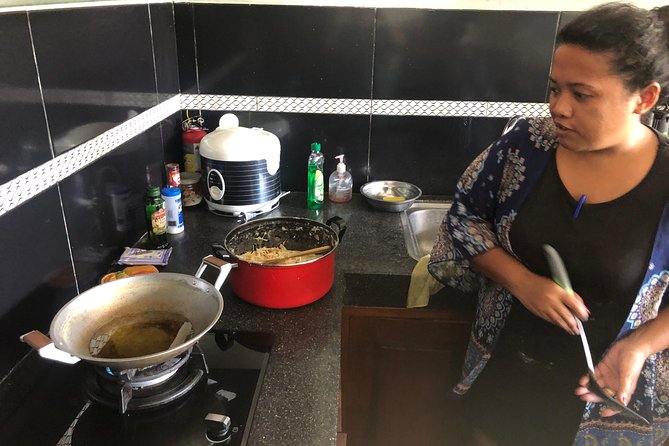 Cooking class in the comfort of your own personal villa. Yes, I'll come to you! - Yohana’s teaching style and the group dynamic