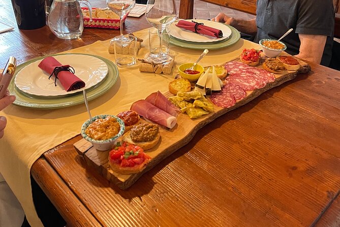 Cooking Class in Tuscany - The settings: farm, home, or castle