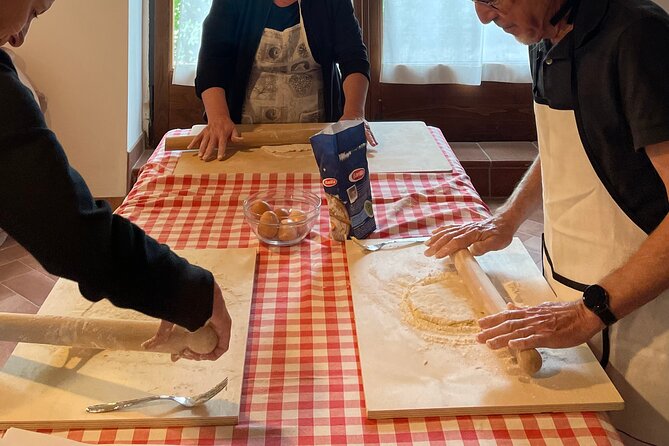 Cooking Class in Tuscany - Cooking pasta, dessert, and Tuscan family food