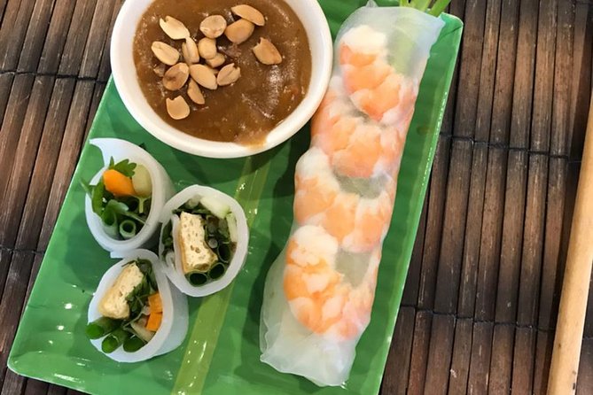 Cooking class, market tour and basket boat tour - Cooking four Vietnamese dishes