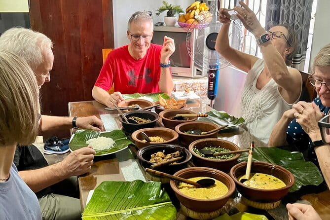 Cooking Class Sri Lanka with Locals - A Colombo food lesson that starts at the market