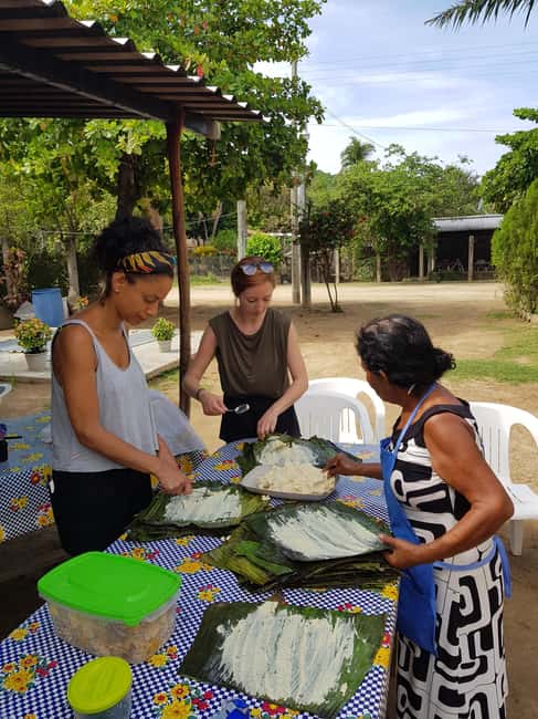 Cooking classes in Puerto Escondido (Learn how to cook Mole de Oaxaca). - Pickup from Puerto Escondido and the ride out