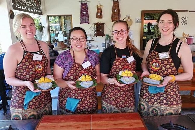 Cooking Evening Class Chiang Mai Visit Organic Garden and Market - Curry paste, spice control, and sticky rice with mango