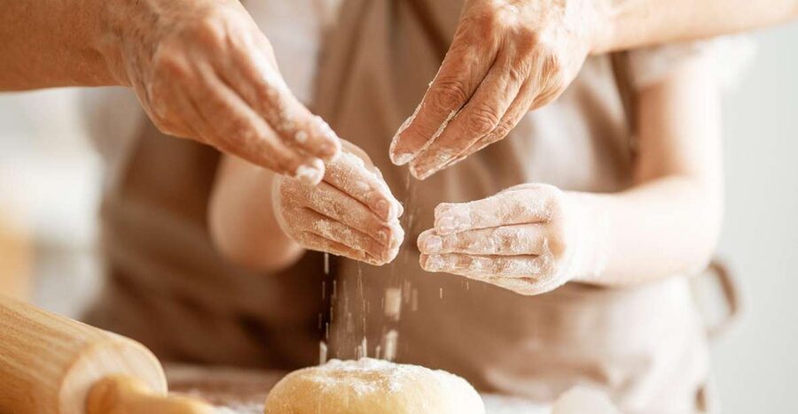 Cooking Lesson: Neapolitan pasta homemade - No pasta machine, just a rolling pin