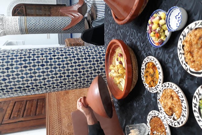 Cooking Local Tajine Class in Fez - Returning to the medina and finding spices