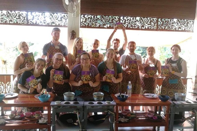 Cooking Morning Class Chiang Mai Visit Organic Garden and Market - A market visit before the first wok