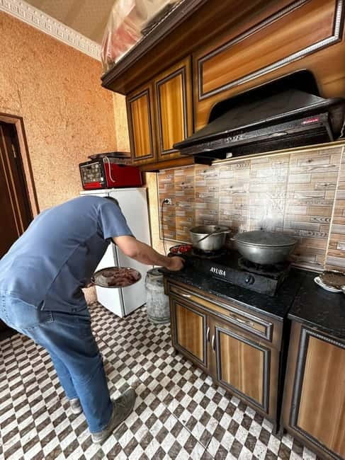 cooking traditional food in Samarkand with local people - Conversation, family life, and cultural context