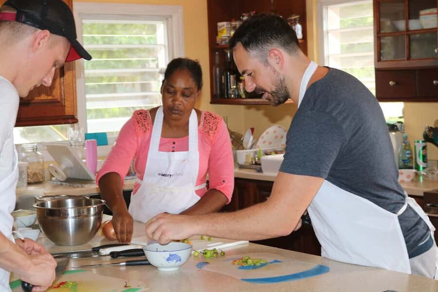 Coordinating Curry Cooking Class - The three-course lunch is part of the lesson