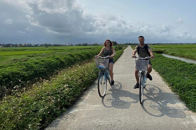 Countryside bike tour, basket boat and cooking class - Why the food focus adds value