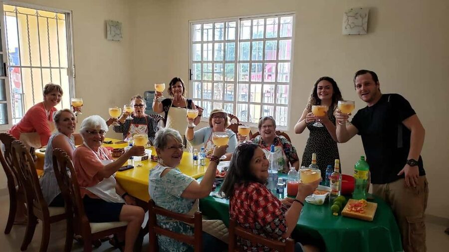 Cozumel: Private Cooking Class in a Family Kitchen - Should you book this family-kitchen experience?