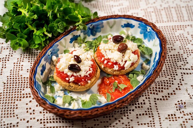 Cretan Cooking Class and Dinner: Evening in a Rethymno Home - Why the wood oven changes the evening