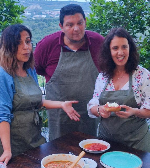 Crete: Cooking classes. Based on Cretan cuisine - Dolmadakia and stuffed zucchini flowers