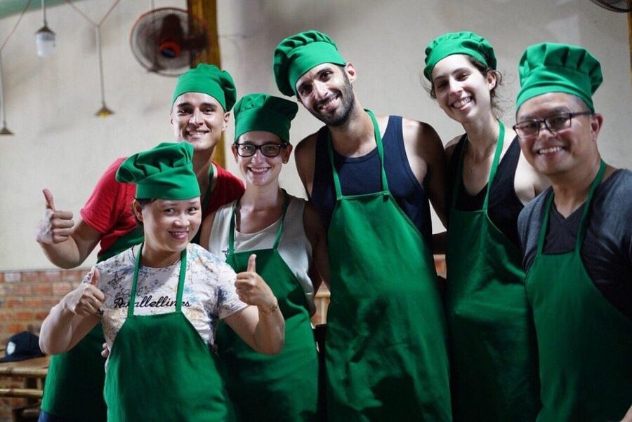 Da Nang: Cooking Class and tasting Pho with Local Girl - Choosing ingredients and learning Vietnamese food terms