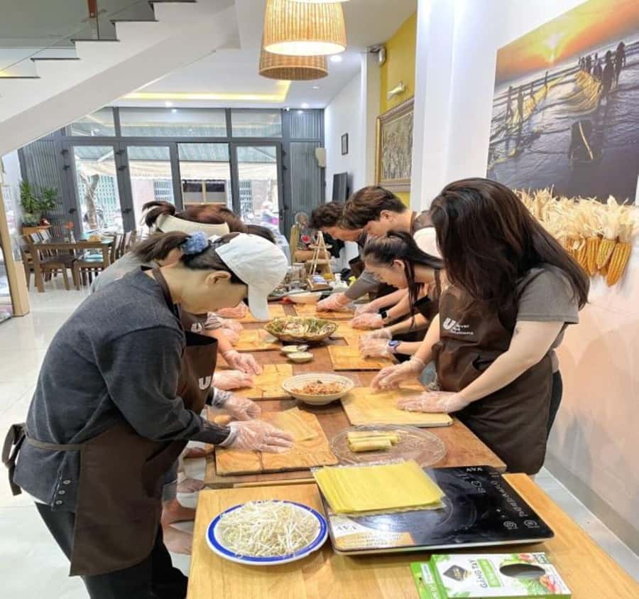 Da Nang: Cooking Pho & Vietnamese Dishes With Local Chef - Learning why pho needs more than noodles
