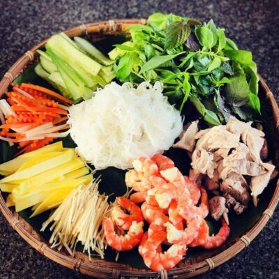 Da Nang: Traditional Cooking Class and Pho with Local Girl