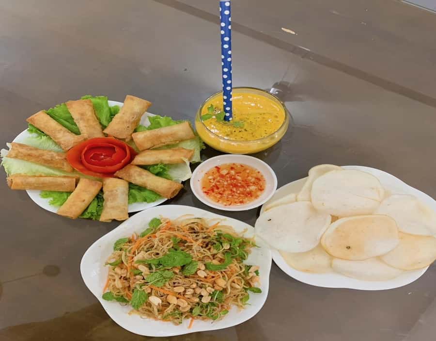Da Nang: Traditional Cooking Class and Pho with Local Girl - Passion juice made from fresh fruit