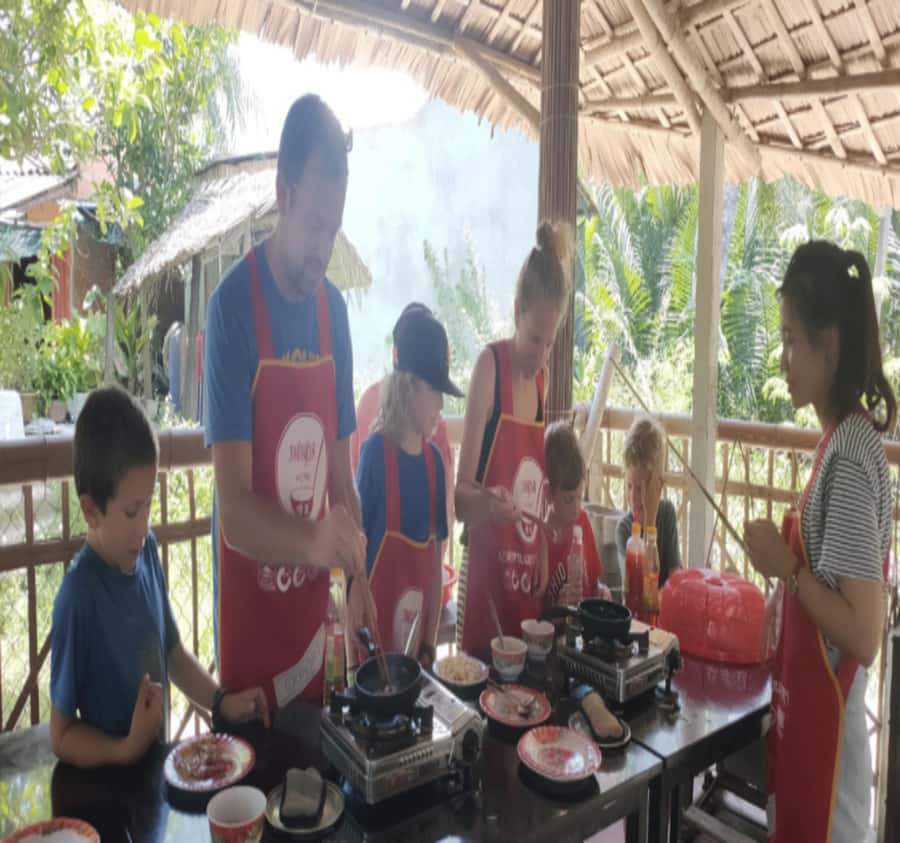 Da Nang: Traditional Cooking Class and Pho with Local Girl - What $33 gets you